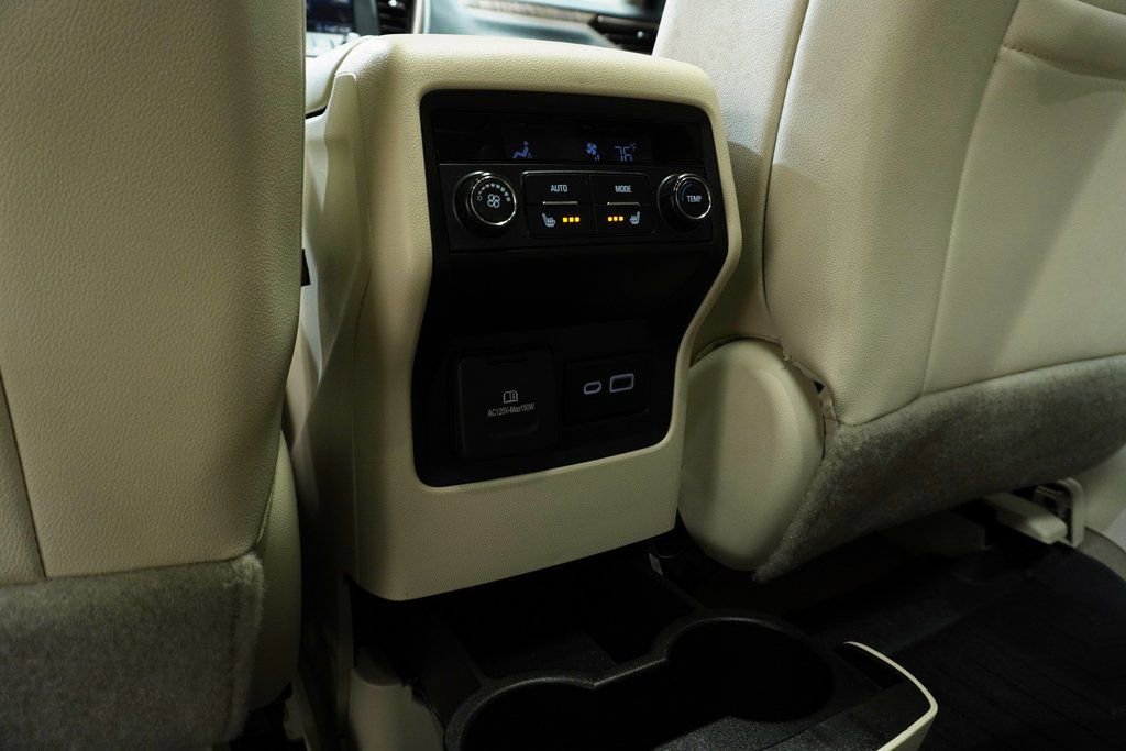Used 2020 GMC Acadia Denali w/ Technology Package FWD image 14