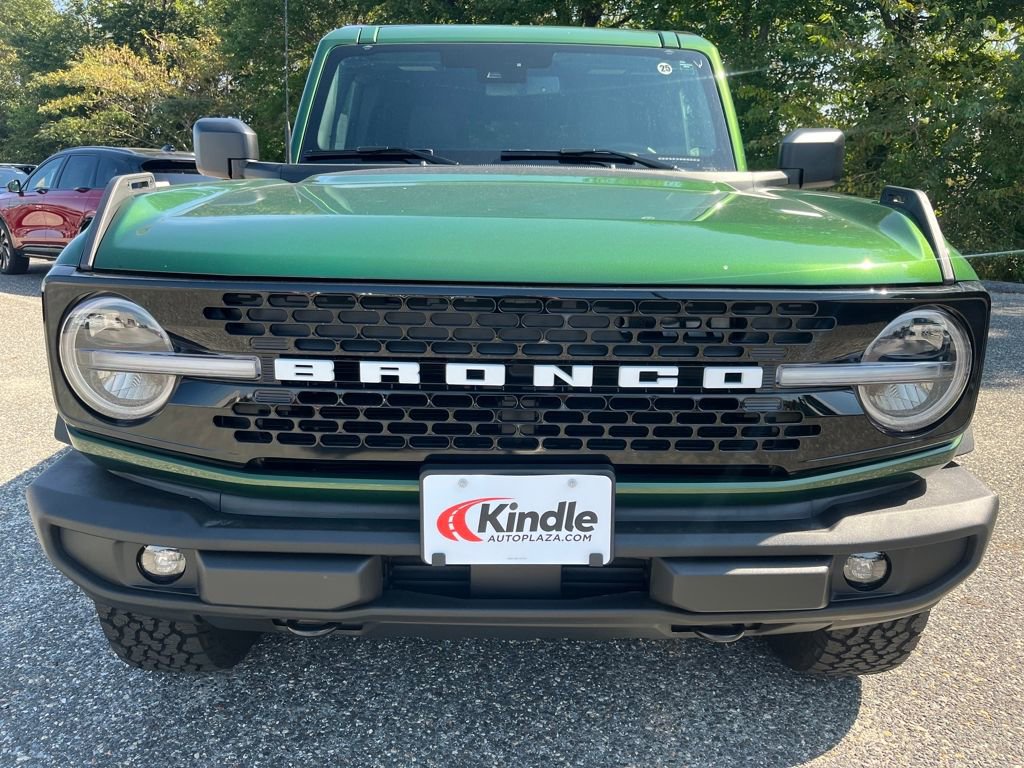 New 2025 Ford Bronco Outer Banks w/ Black Appearance Package image 2