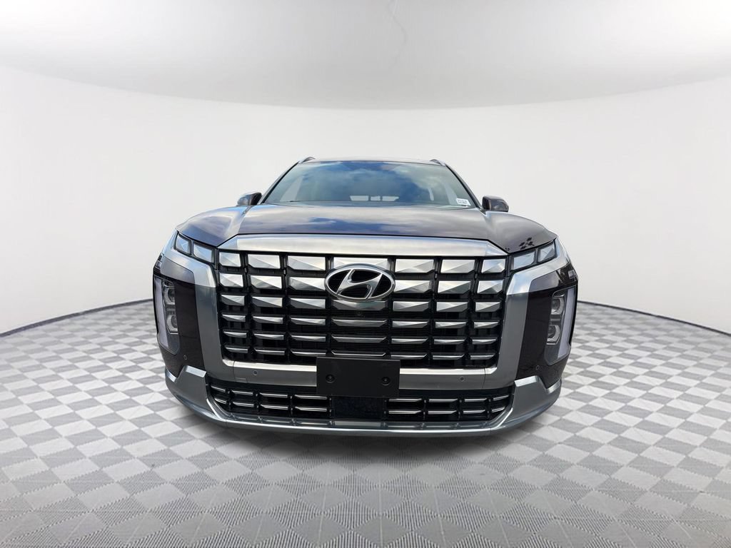 Used 2025 Hyundai Palisade Calligraphy FWD image 2