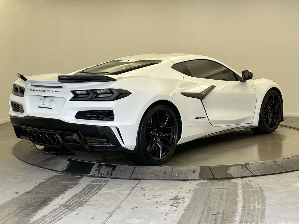 Used 2025 Chevrolet Corvette Z06 image 7