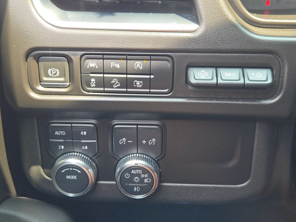 Certified 2023 GMC Yukon AT4 w/ AT4 Premium Package AWD/4WD image 39