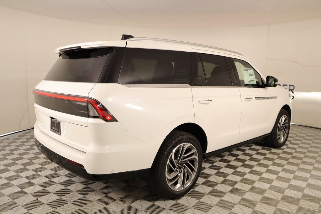New 2025 Lincoln Navigator Reserve image 22
