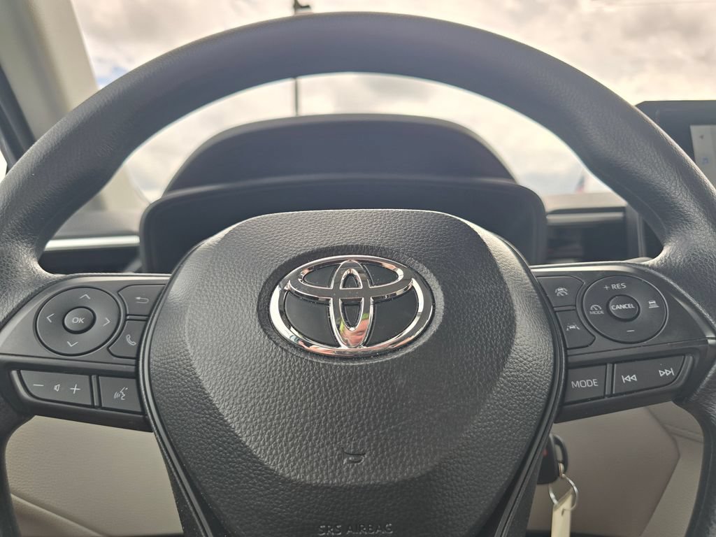Used 2025 Toyota Corolla Cross L FWD image 19