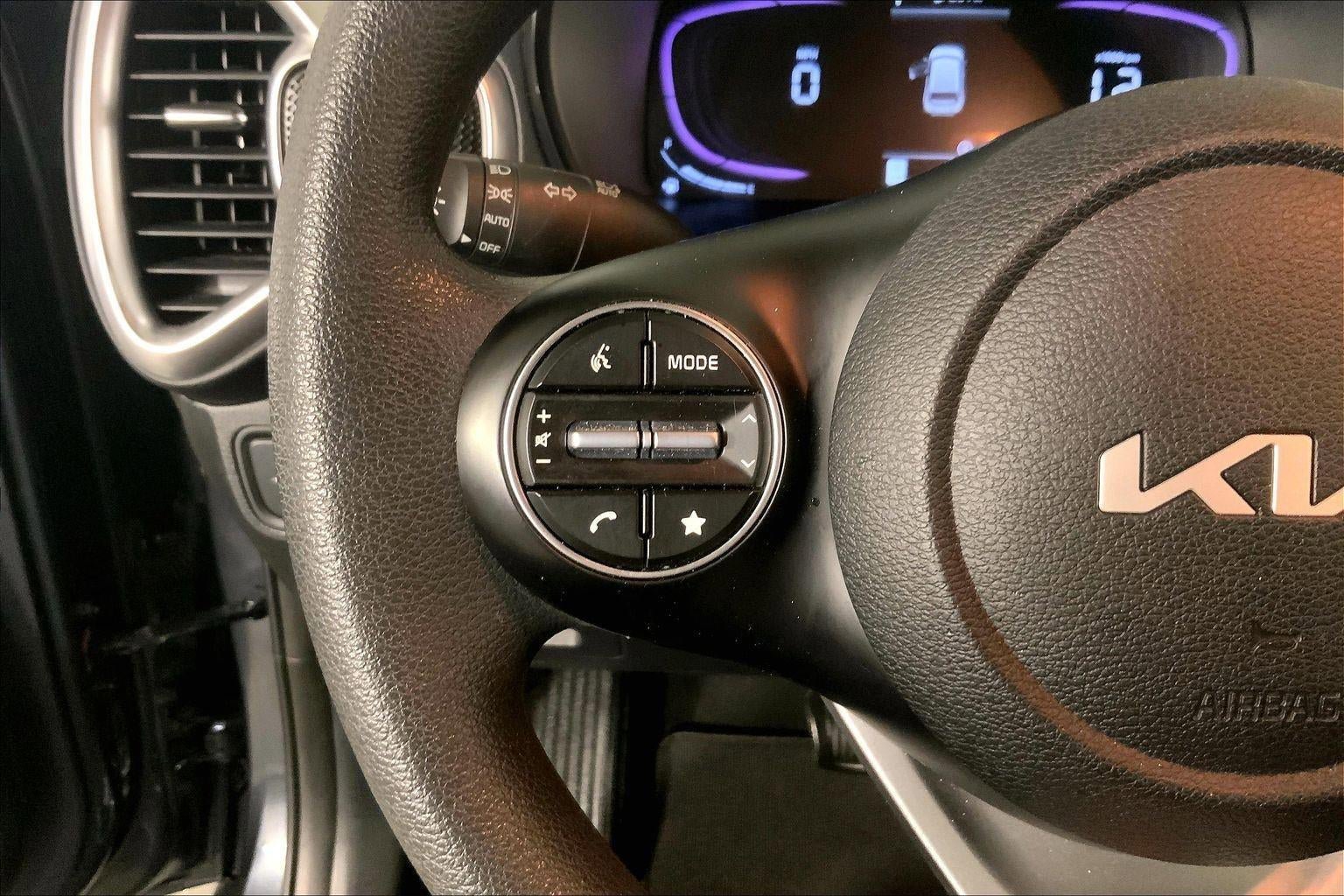 Certified 2025 Kia Soul LX FWD image 18
