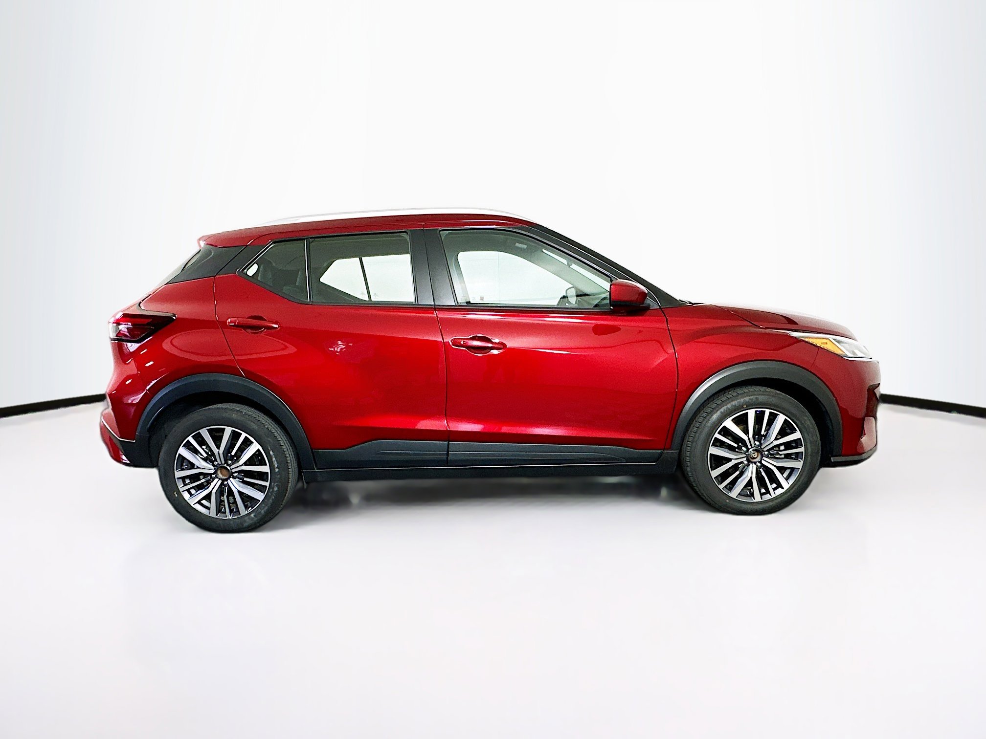 Used 2024 Nissan Kicks SV FWD image 10