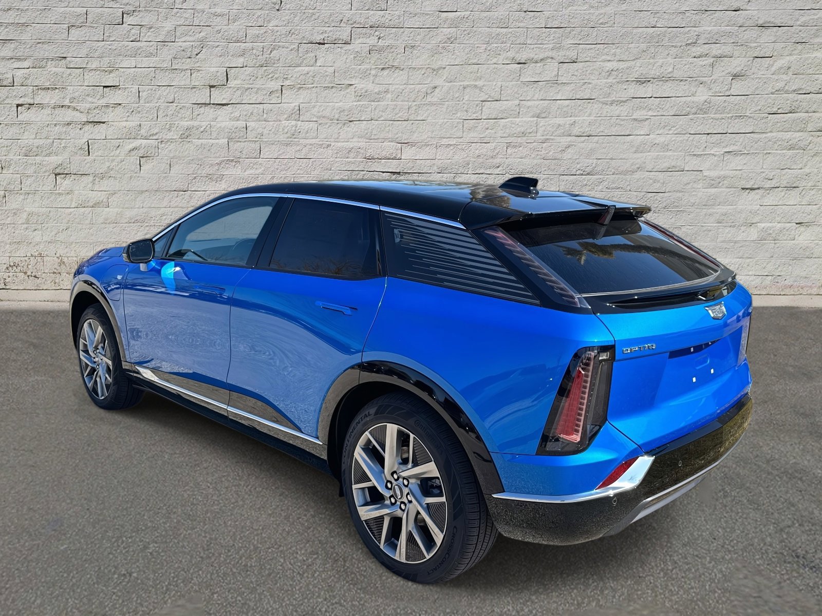 New 2026 Cadillac Optiq Luxury 2 image 3