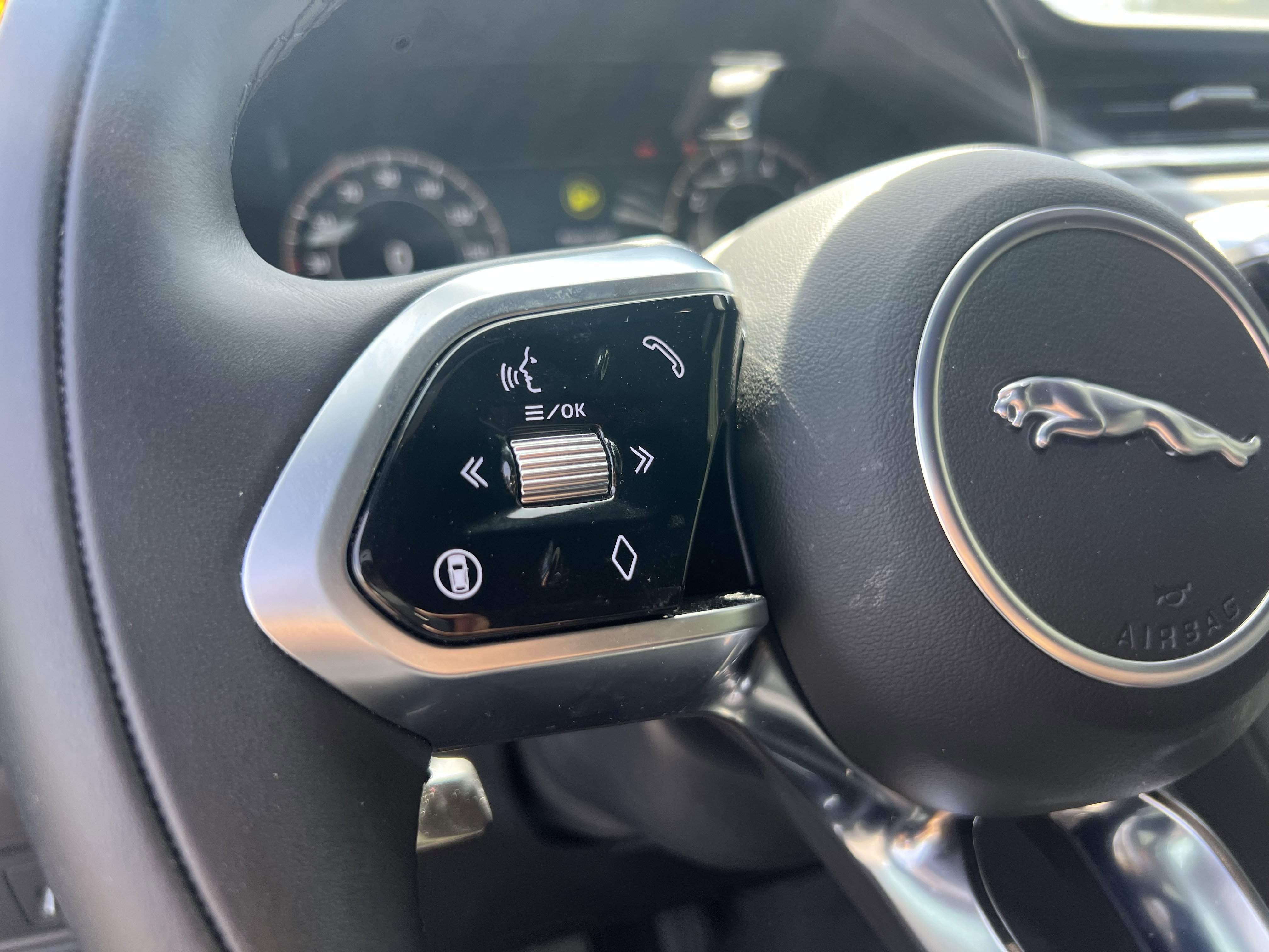 Used 2025 Jaguar F-PACE R-Dynamic S image 16