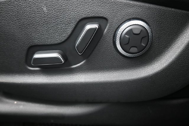 Used 2025 Genesis GV80 2.5T Standard AWD/4WD image 33