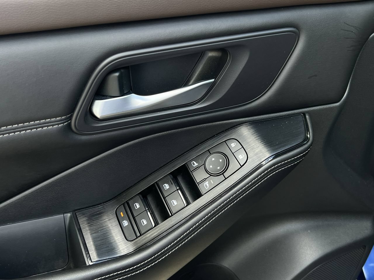 Used 2022 Nissan Rogue SV w/ SV Premium Package FWD image 22