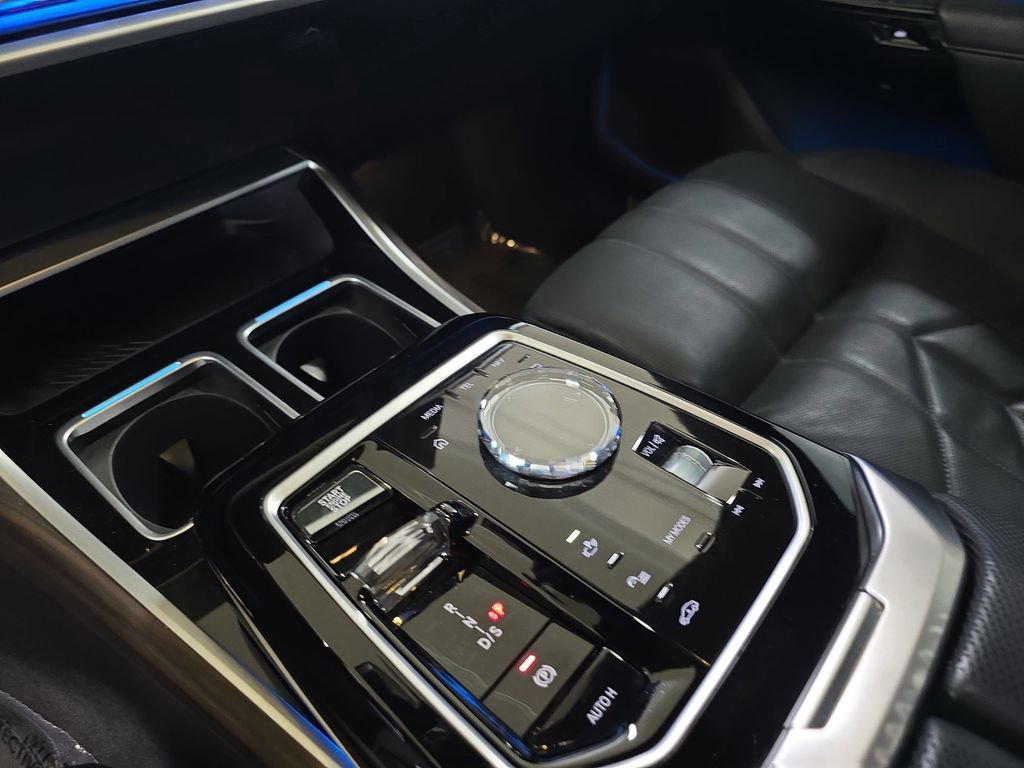 Certified 2023 BMW 760i xDrive image 26