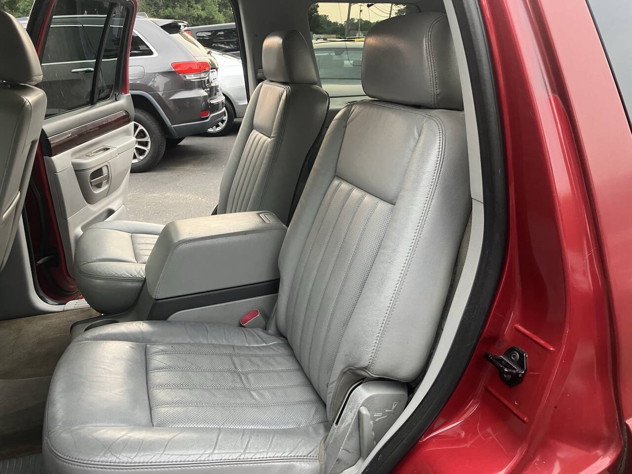 Used 2005 Lincoln Aviator AWD image 28