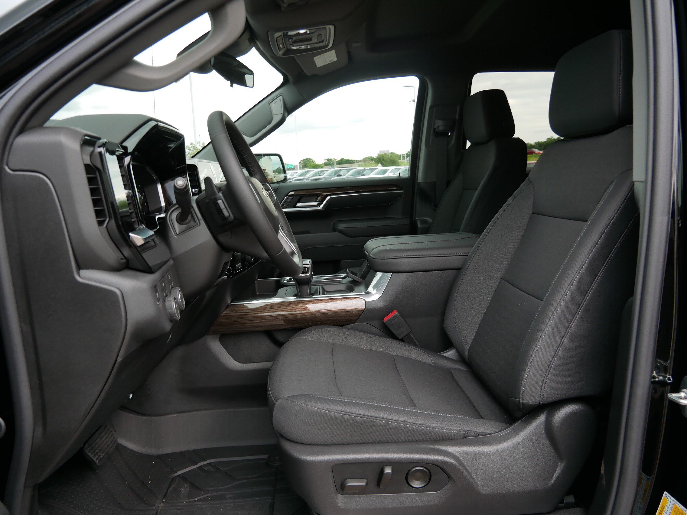 New 2026 Chevrolet Silverado 1500 LT w/ All Star Edition Plus AWD/4WD image 4