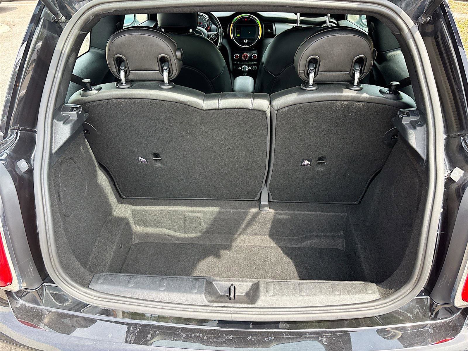 Used 2019 MINI Cooper 2-Door Hardtop FWD image 26