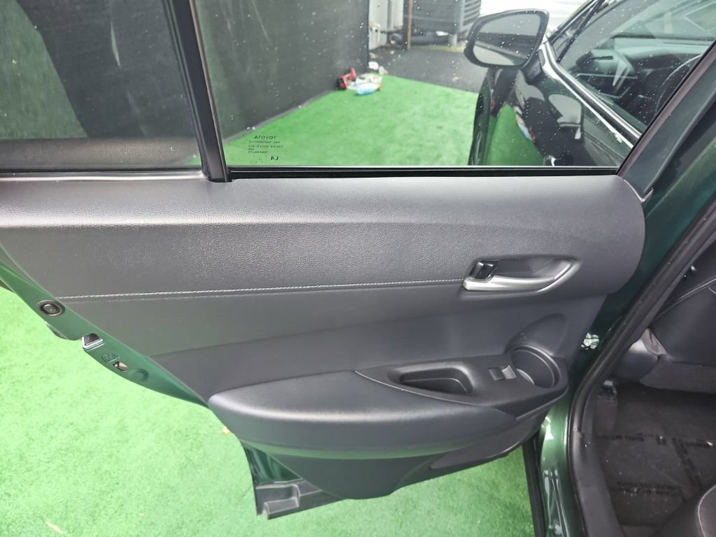Used 2025 Toyota Corolla Cross XLE AWD/4WD image 32