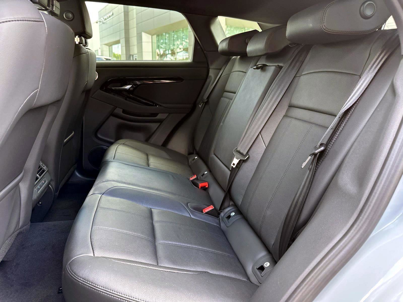 Used 2024 Land Rover Range Rover Evoque Dynamic SE image 11