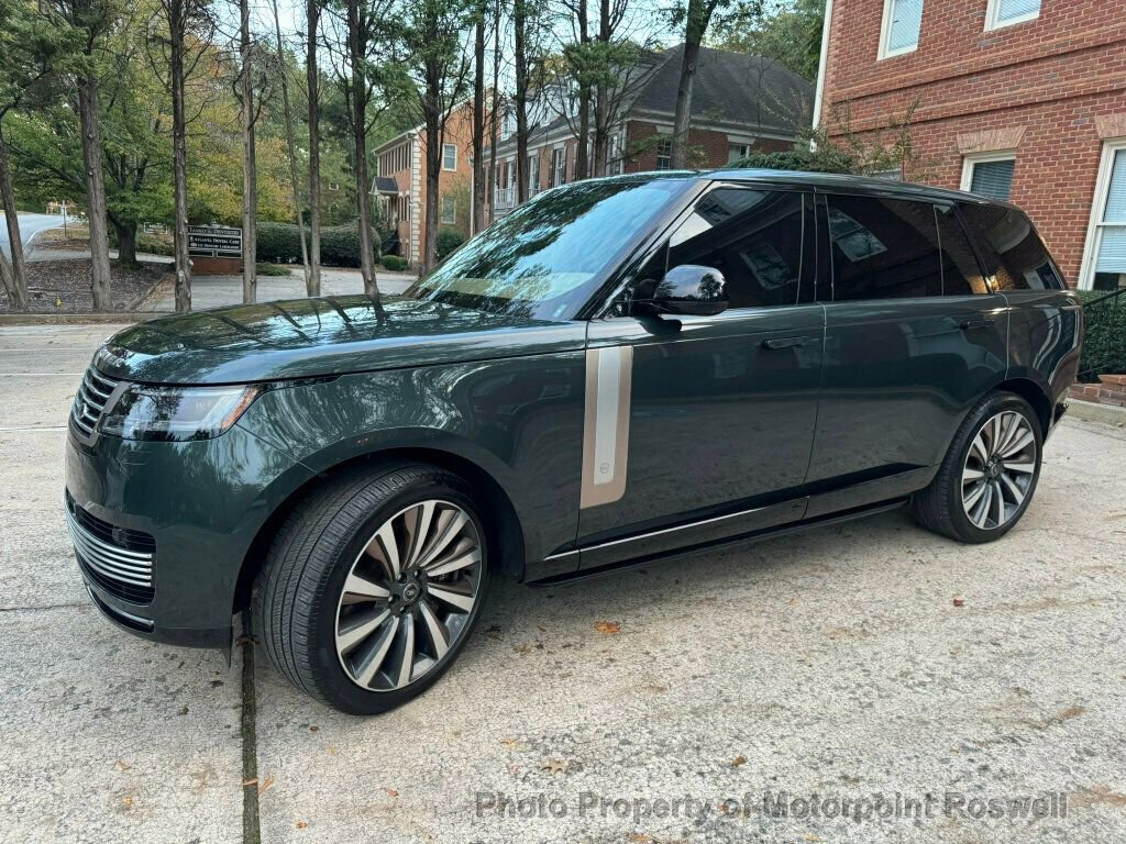 Used 2025 Land Rover Range Rover SV AWD/4WD image 14