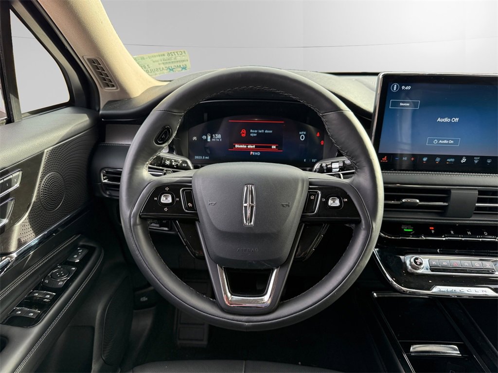 Used 2025 Lincoln Corsair Reserve image 12