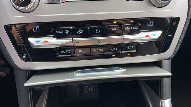 Used 2020 Ford Explorer XLT w/ Equipment Group 202A AWD/4WD image 17