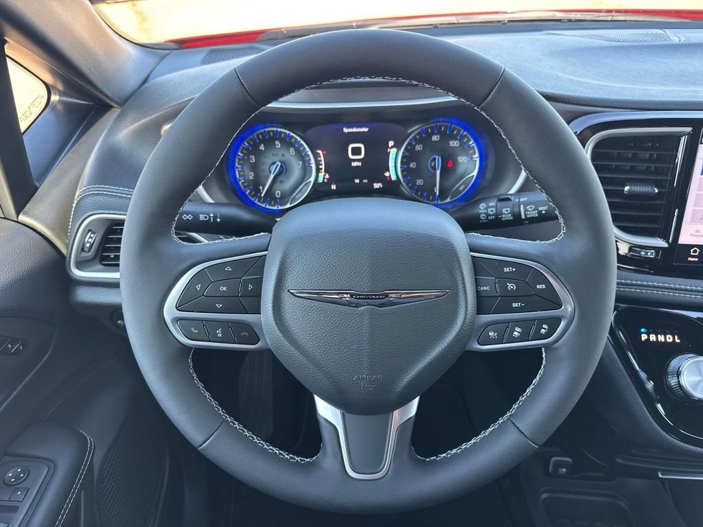 New 2026 Chrysler Pacifica Select AWD/4WD image 14