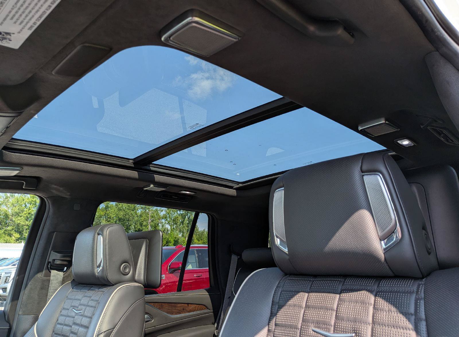 Used 2021 Cadillac Escalade Sport Platinum w/ LPO, ONYX Package AWD/4WD image 13