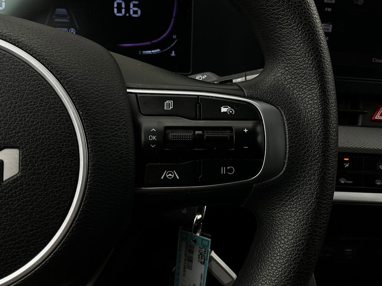 Used 2025 Kia Sportage LX image 32