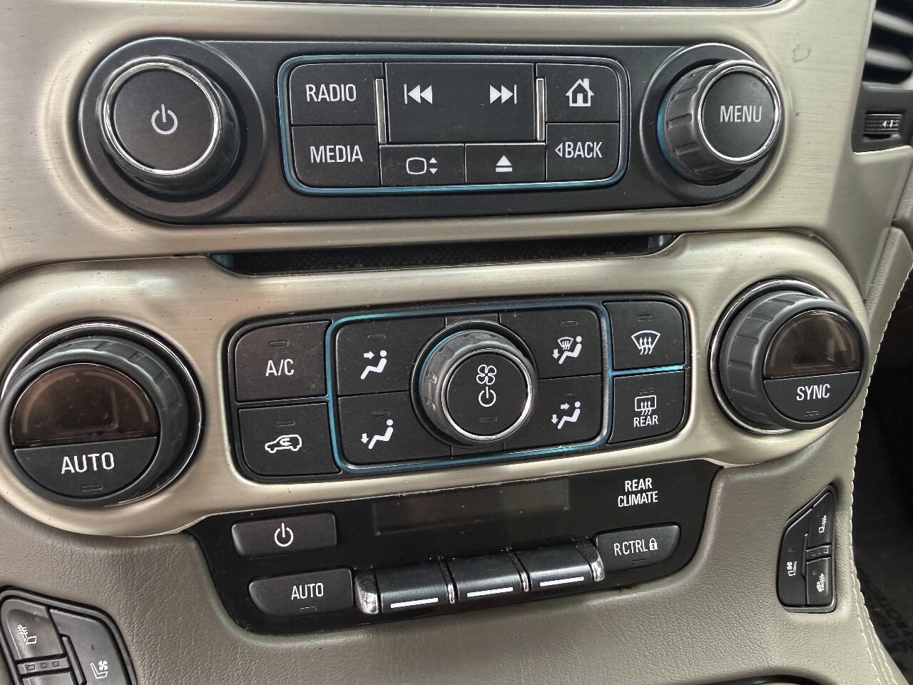 Used 2019 GMC Yukon XL Denali AWD/4WD image 29