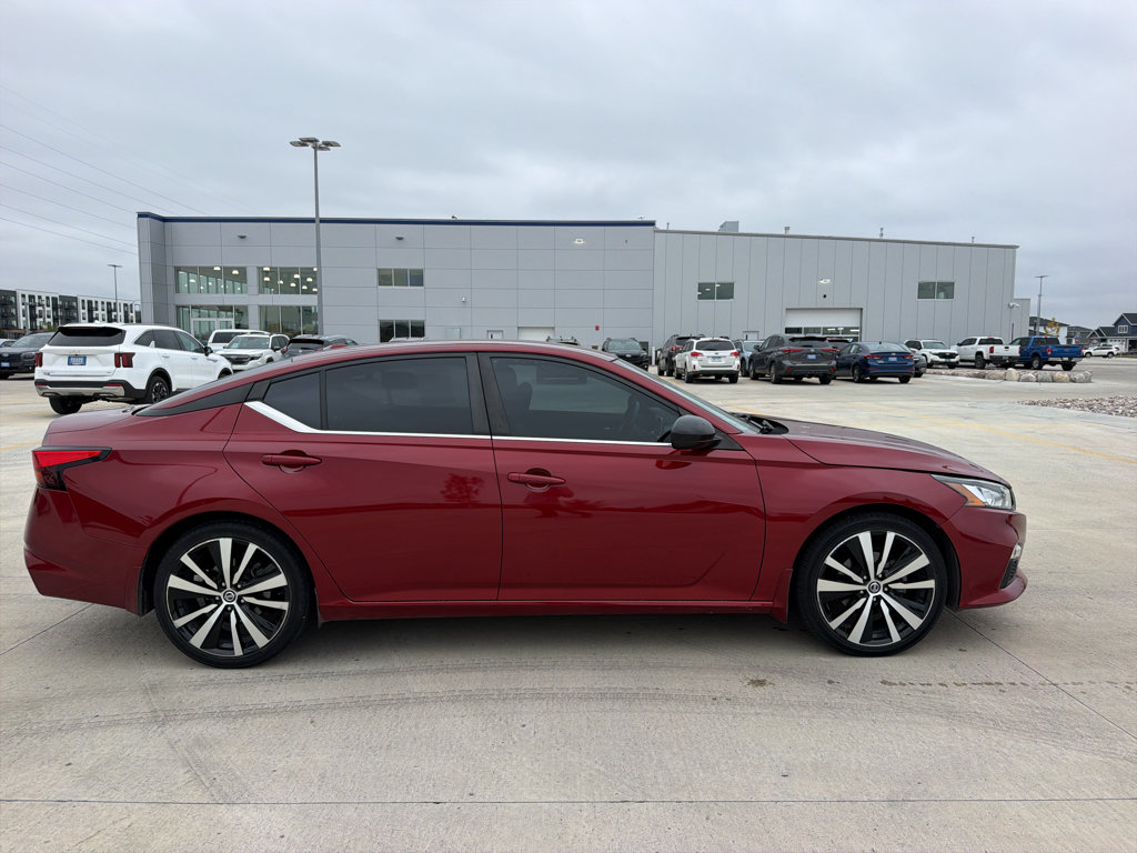 Used 2019 Nissan Altima 2.5 SR FWD image 4