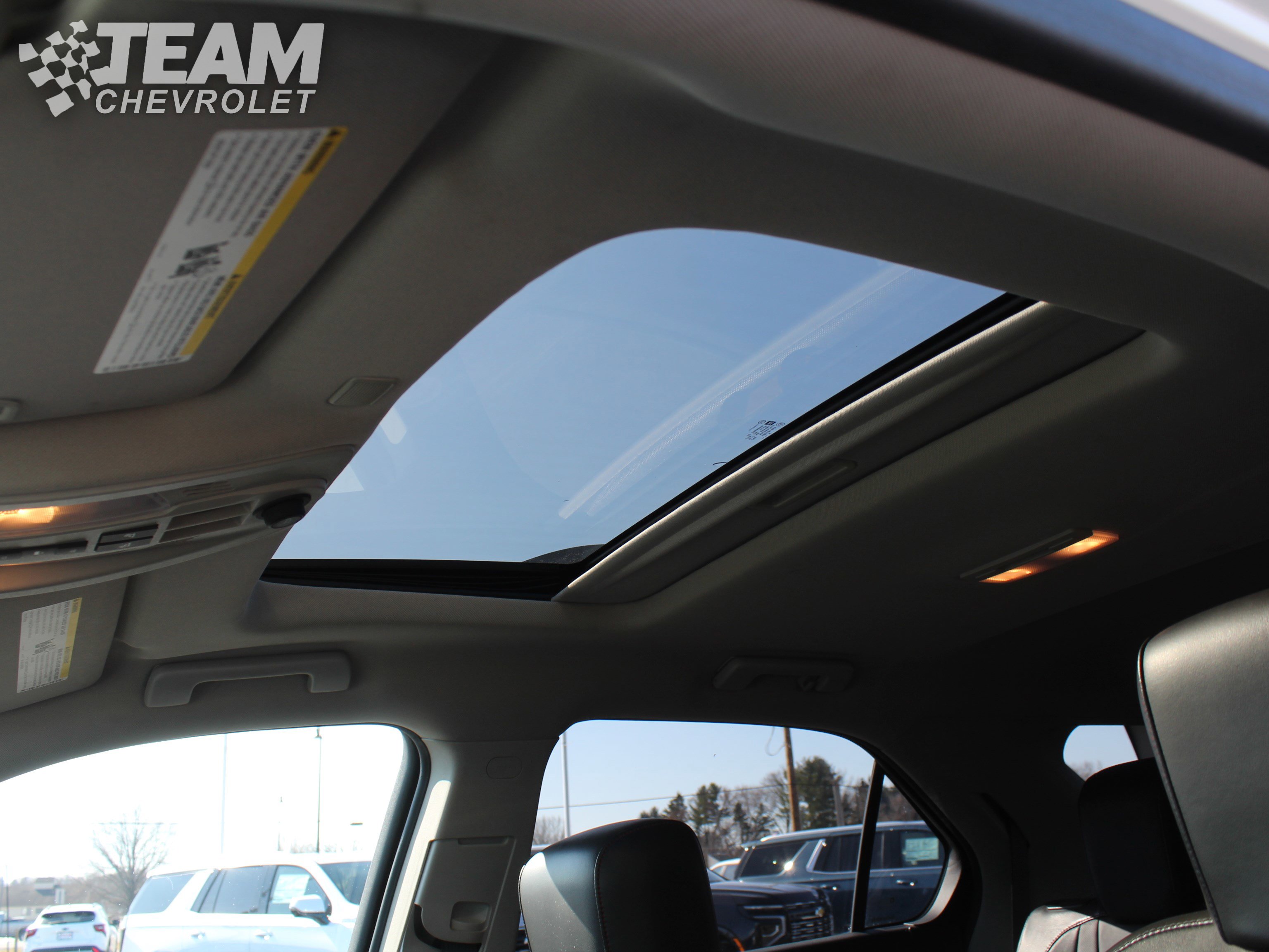 Used 2017 Chevrolet Equinox Premier w/ Enhanced Convenience Package image 12