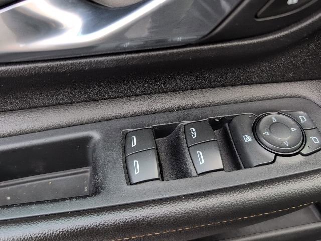 Used 2020 GMC Terrain SLT image 13