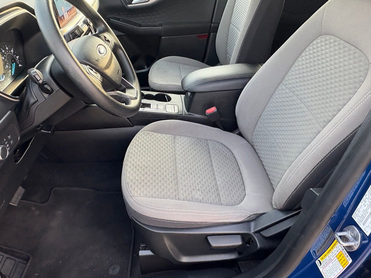Used 2022 Ford Escape SE FWD image 16