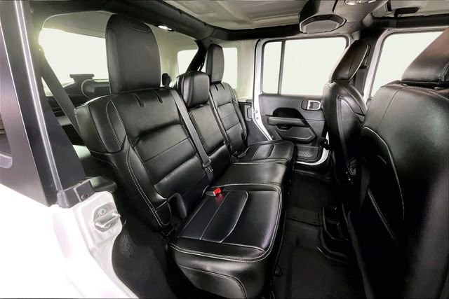 Used 2023 Jeep Wrangler Sahara image 24