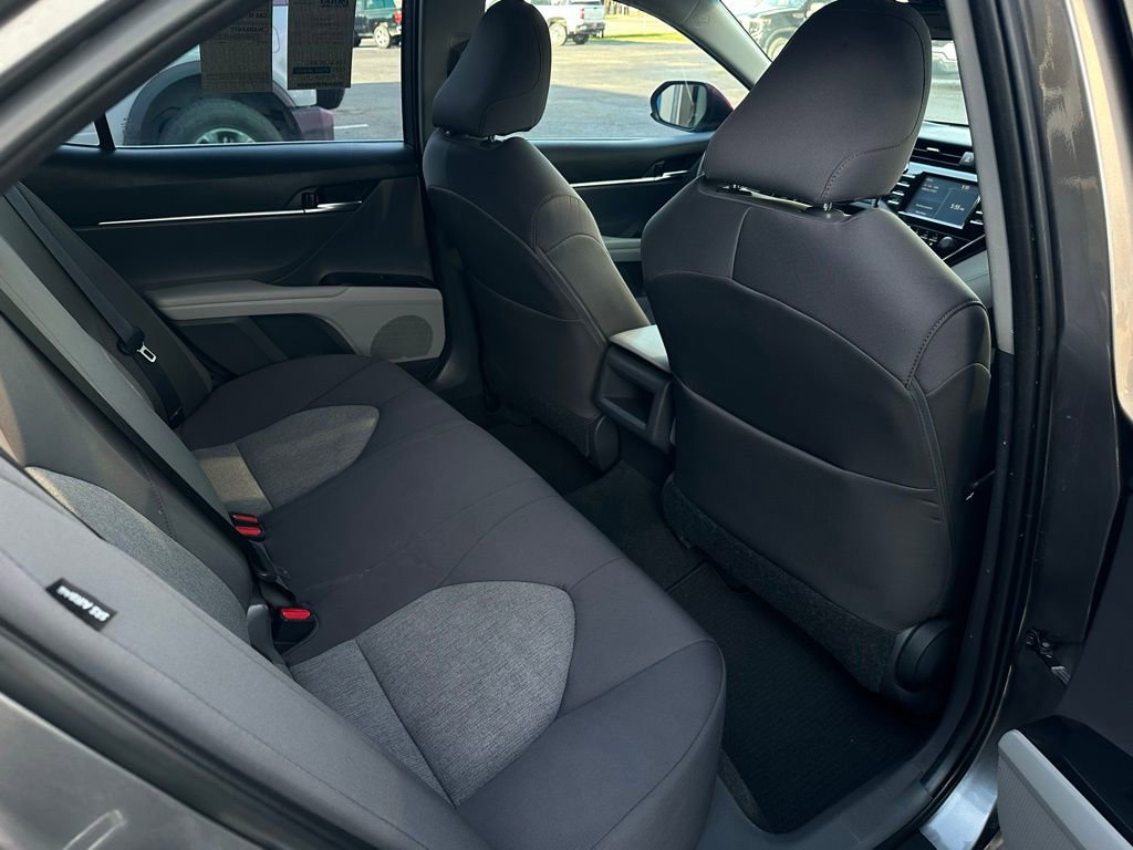 Used 2018 Toyota Camry L image 18