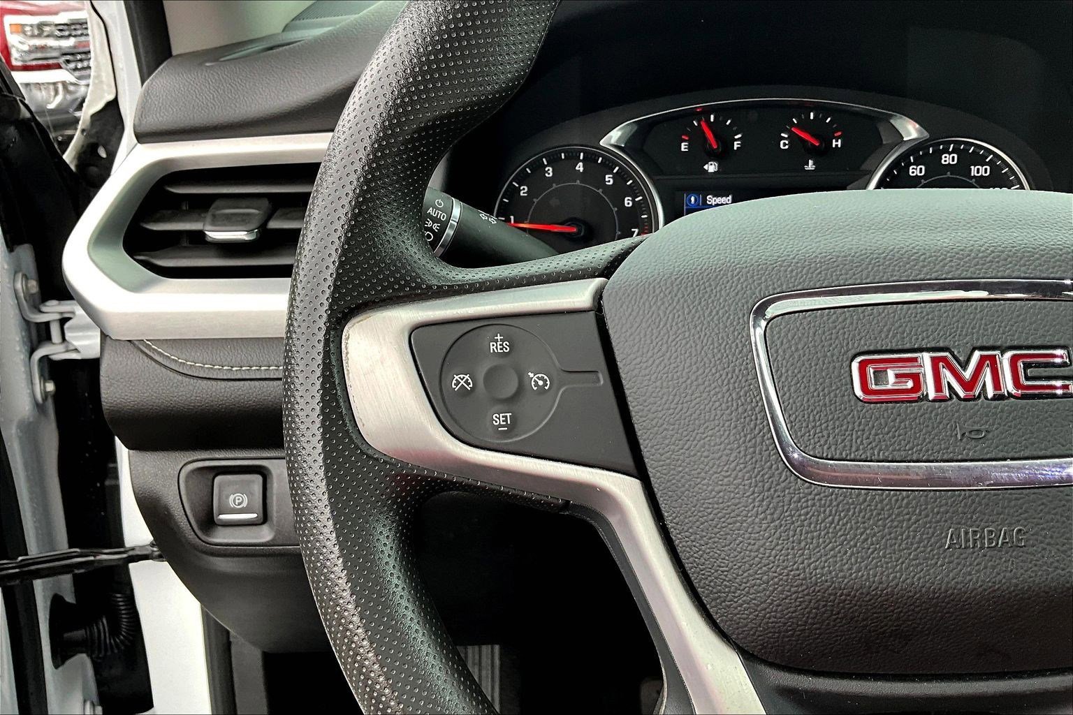 Used 2021 GMC Acadia SLE FWD image 11