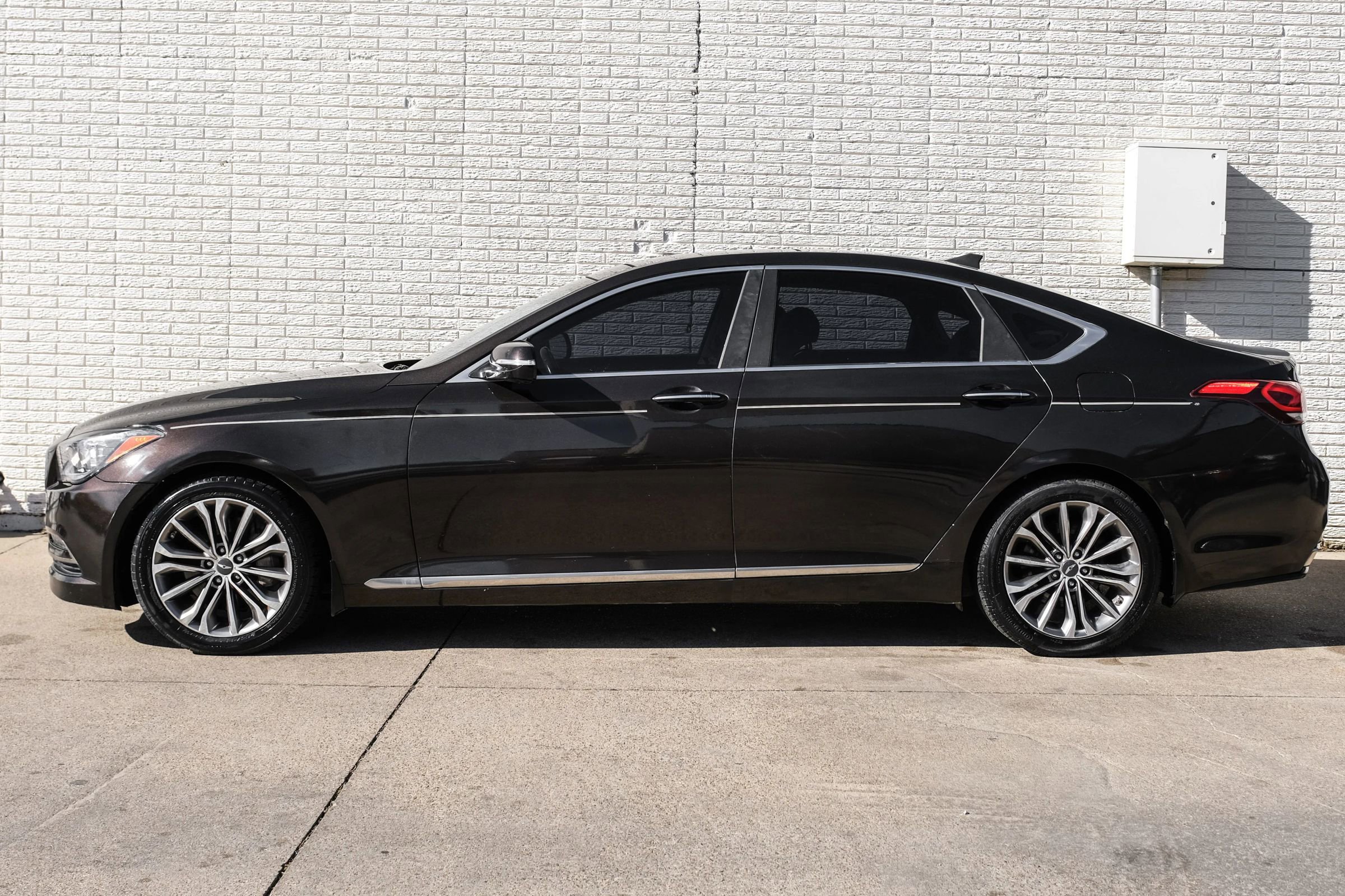 Used 2015 Hyundai Genesis 3.8 w/ Option Group 02 image 11