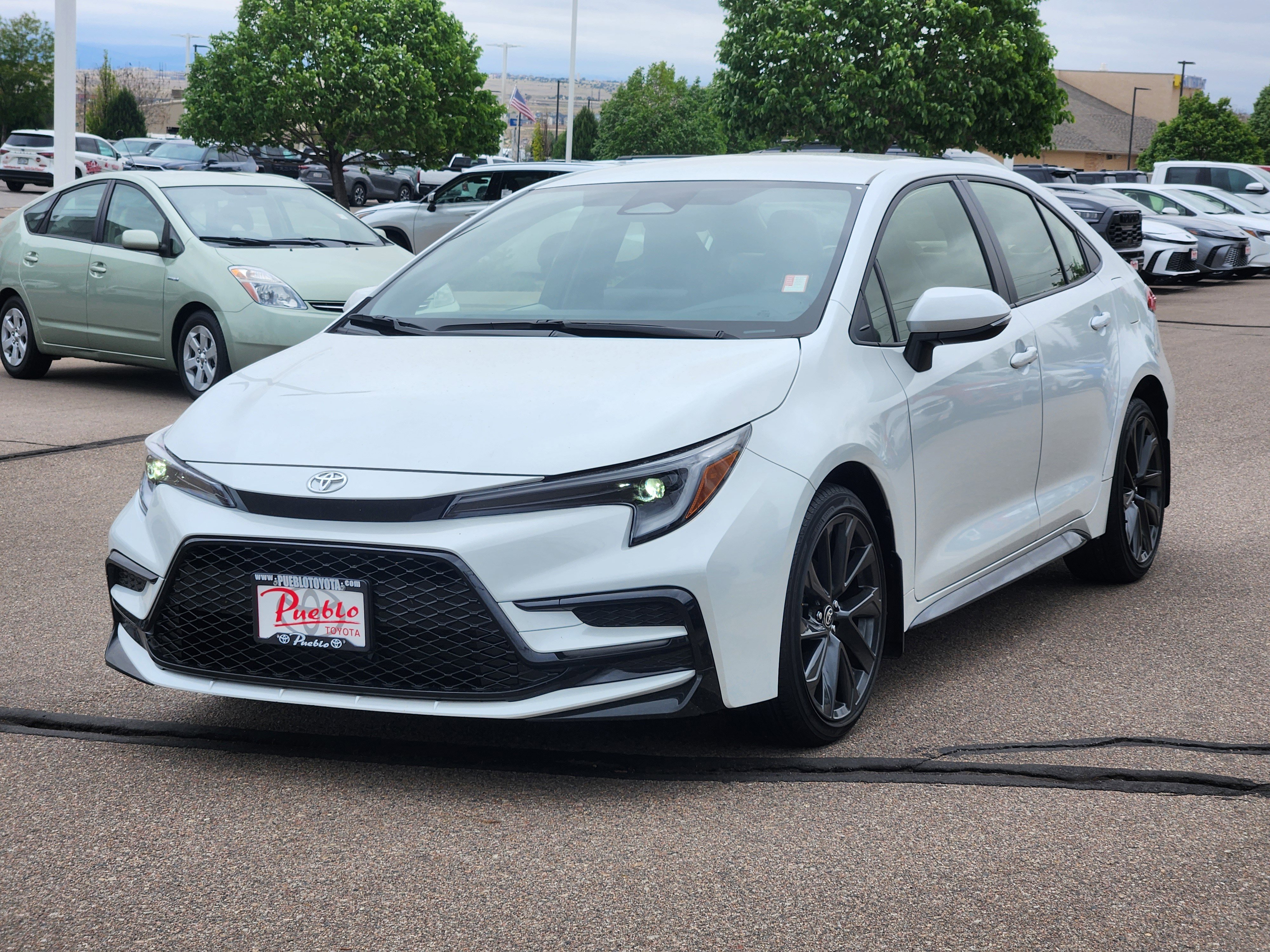 Used 2023 Toyota Corolla SE FWD image 4