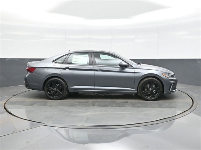 New 2026 Volkswagen Jetta SE image 8