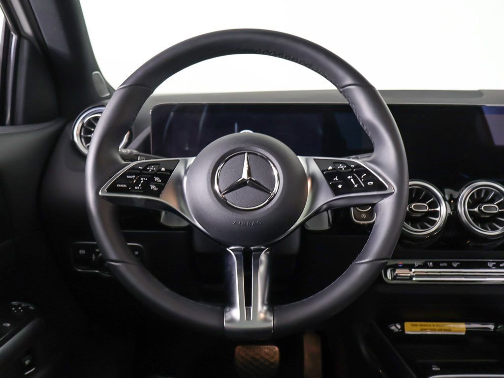 Used 2025 Mercedes-Benz GLA 250 4MATIC image 42