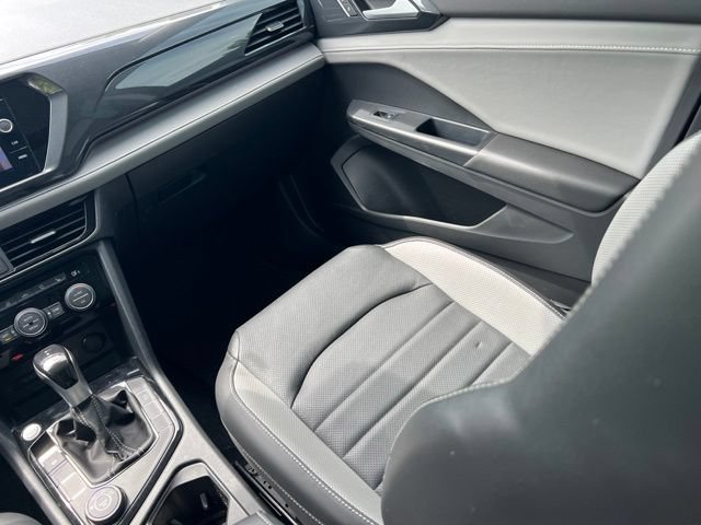 Used 2022 Volkswagen Taos SEL w/ Panoramic Sunroof Package AWD/4WD image 13