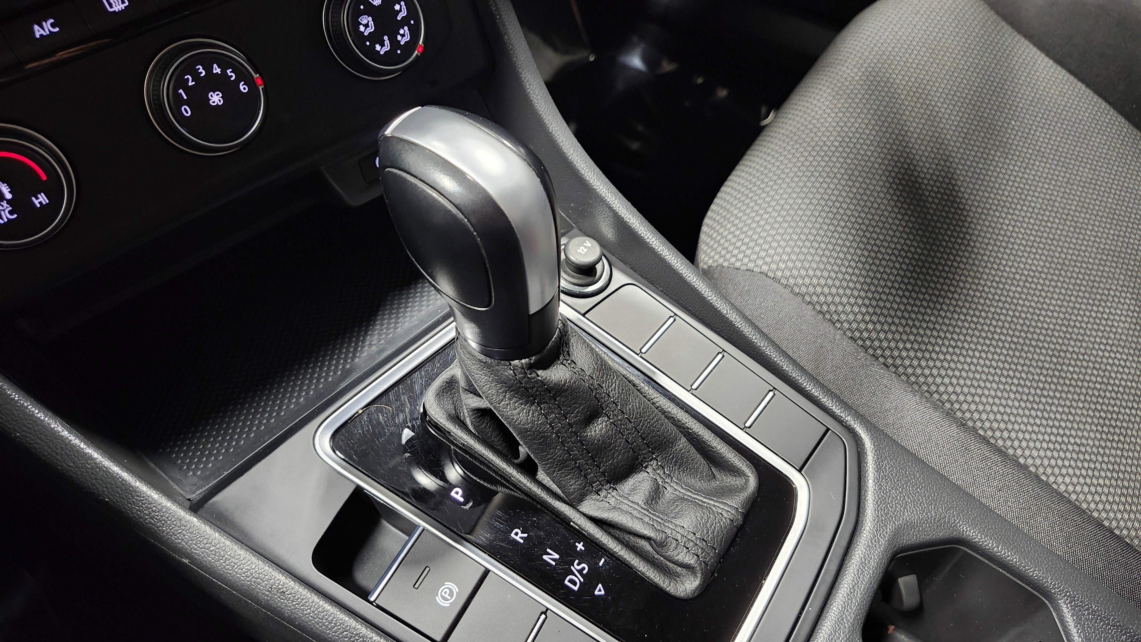 Used 2021 Volkswagen Jetta S image 28