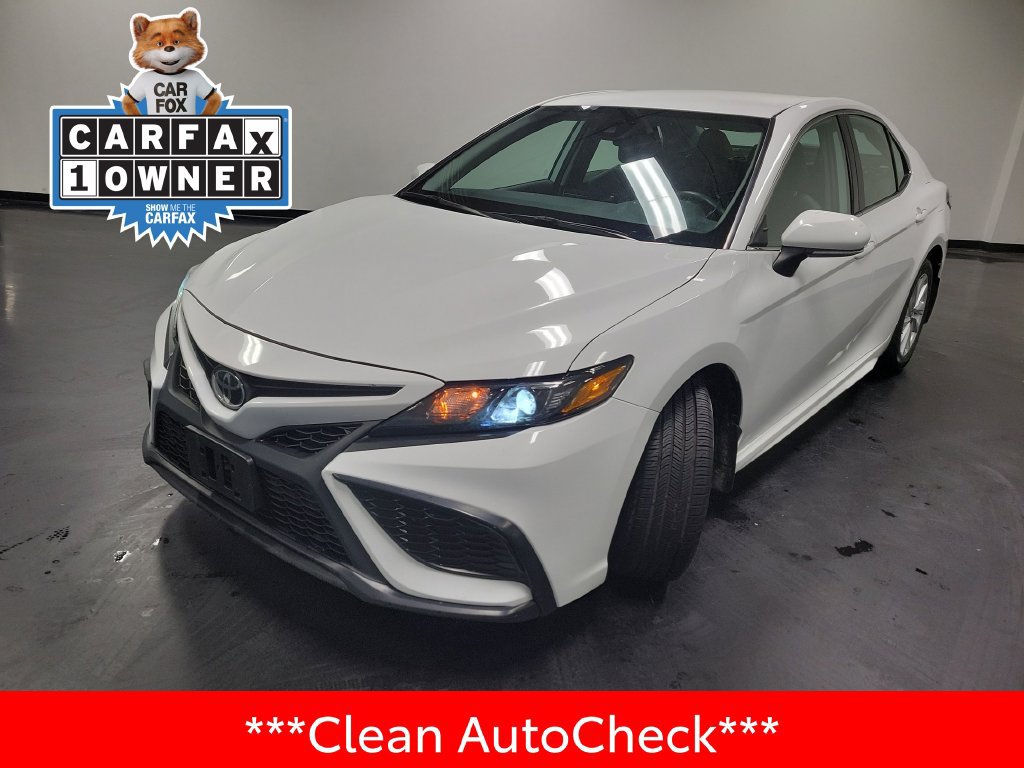 Used 2024 Toyota Camry SE FWD image 4