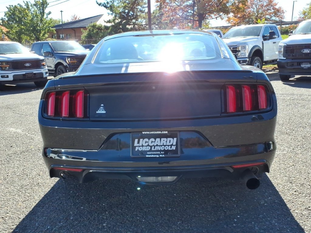 Used 2017 Ford Mustang Coupe RWD image 5