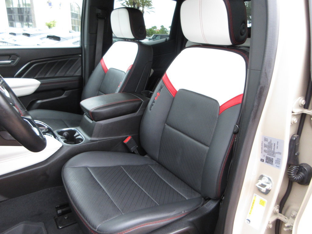 Used 2024 GMC Canyon AT4X AWD/4WD image 12