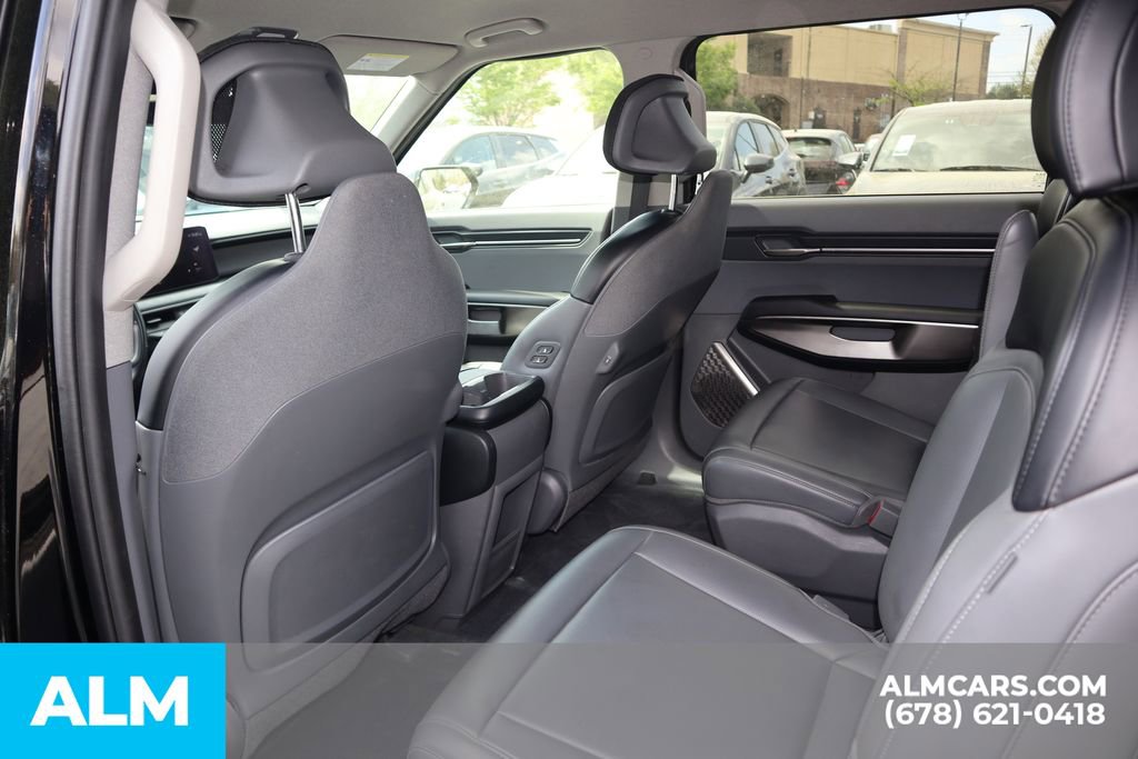 Used 2024 Kia EV9 Light Long Range RWD image 18