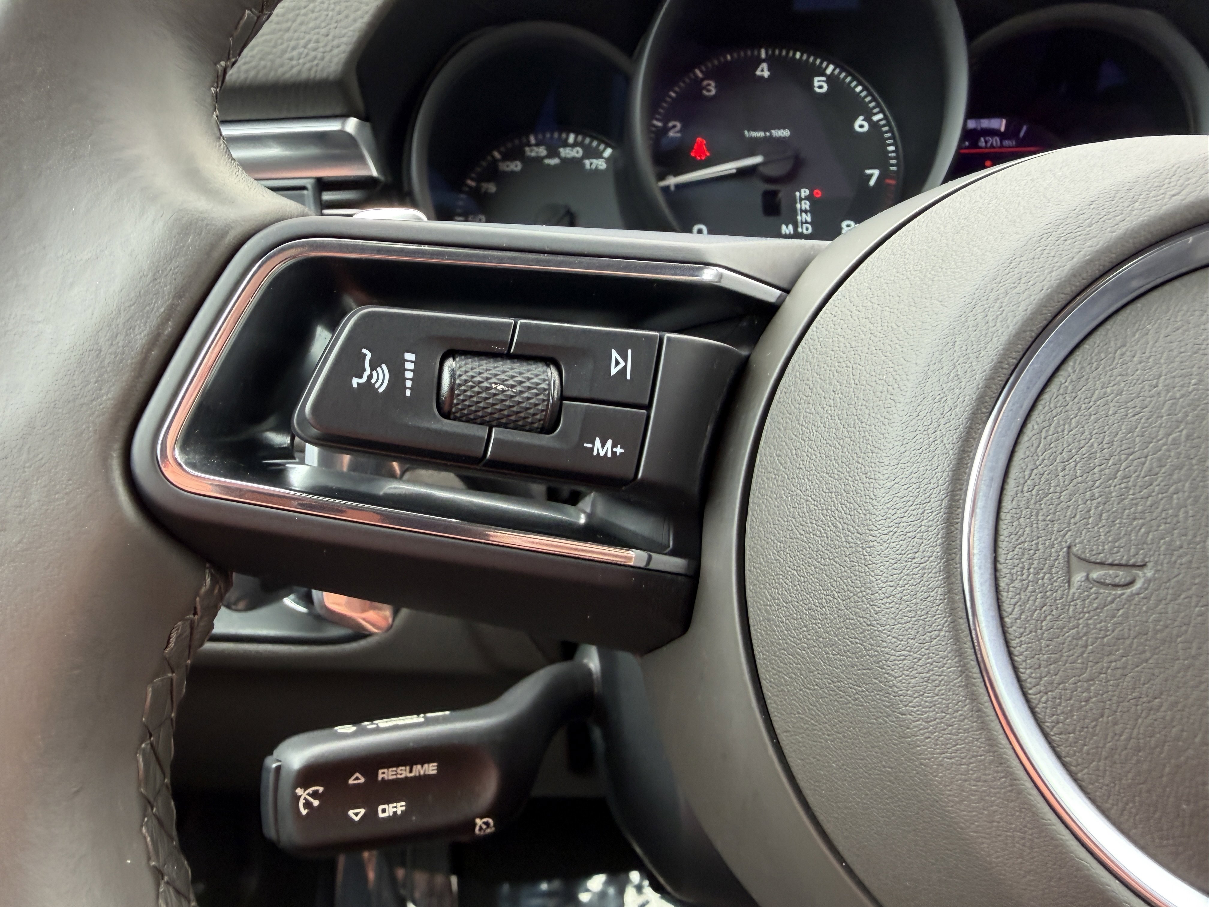 Certified 2022 Porsche Macan image 34