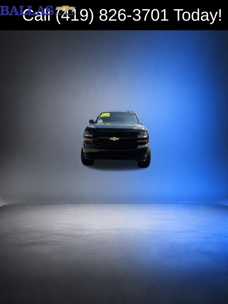 Used 2018 Chevrolet Silverado 1500 Custom w/ Custom Convenience Package AWD/4WD image 2