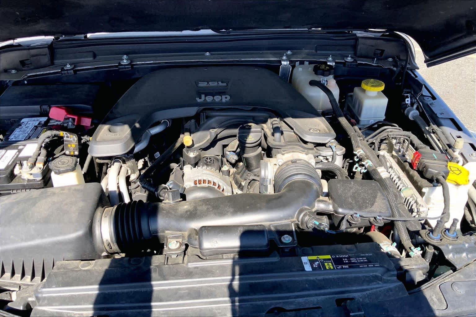 Used 2020 Jeep Gladiator Overland AWD/4WD image 32