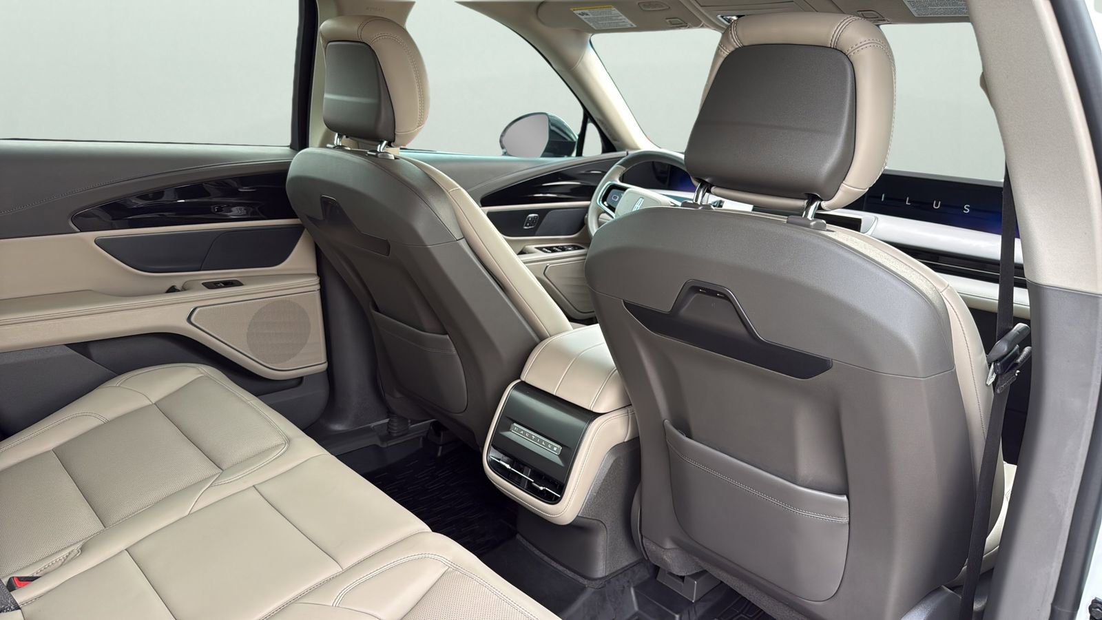 Certified 2024 Lincoln Nautilus Premier AWD/4WD image 27