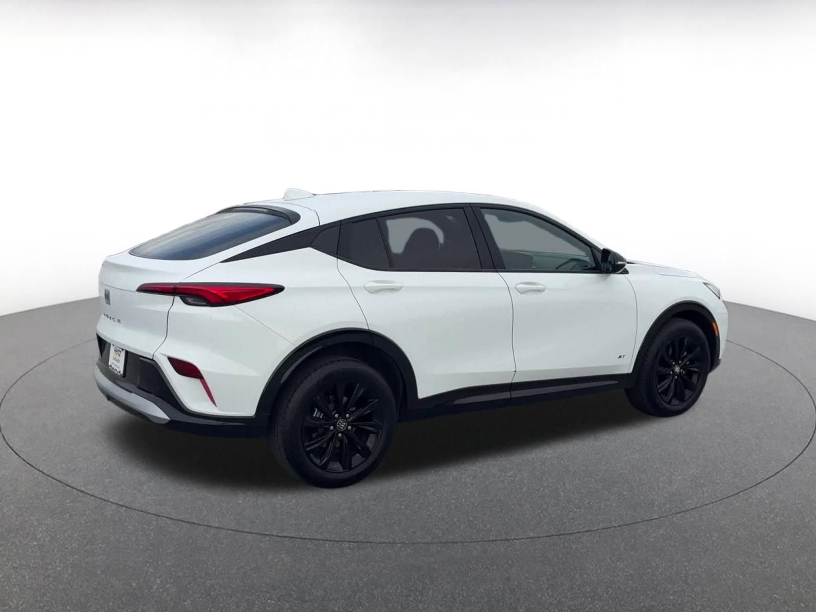 Used 2025 Buick Envista Sport Touring image 15