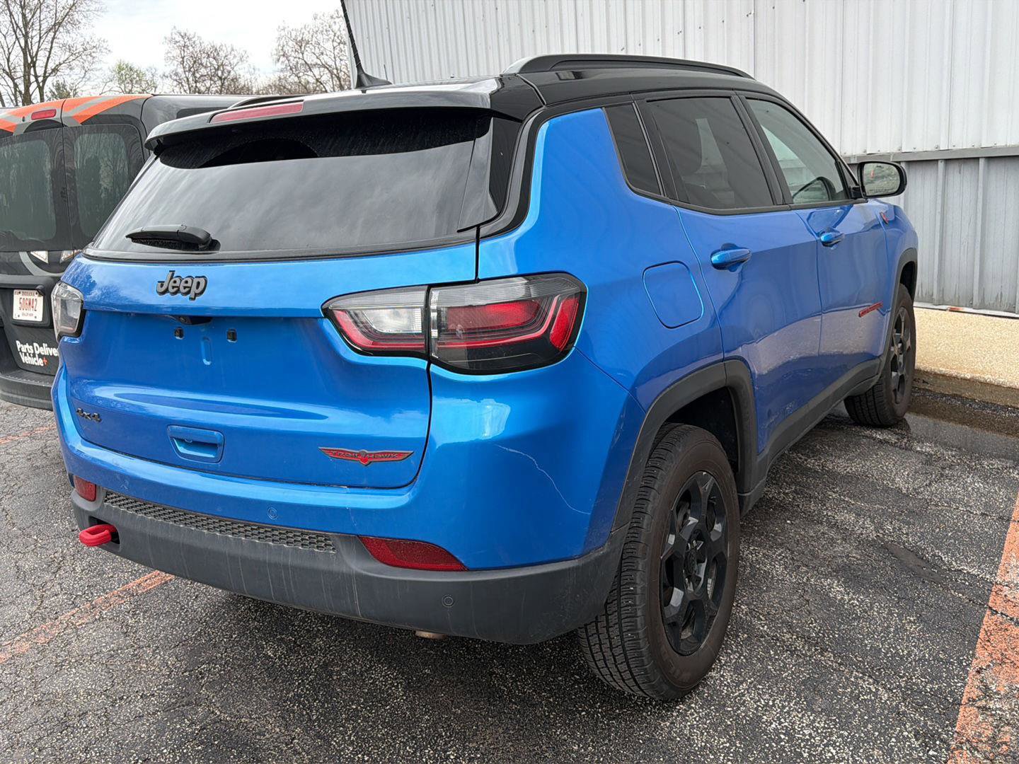 Used 2024 Jeep Compass Trailhawk w/ Trailhawk Elite Group AWD/4WD image 3