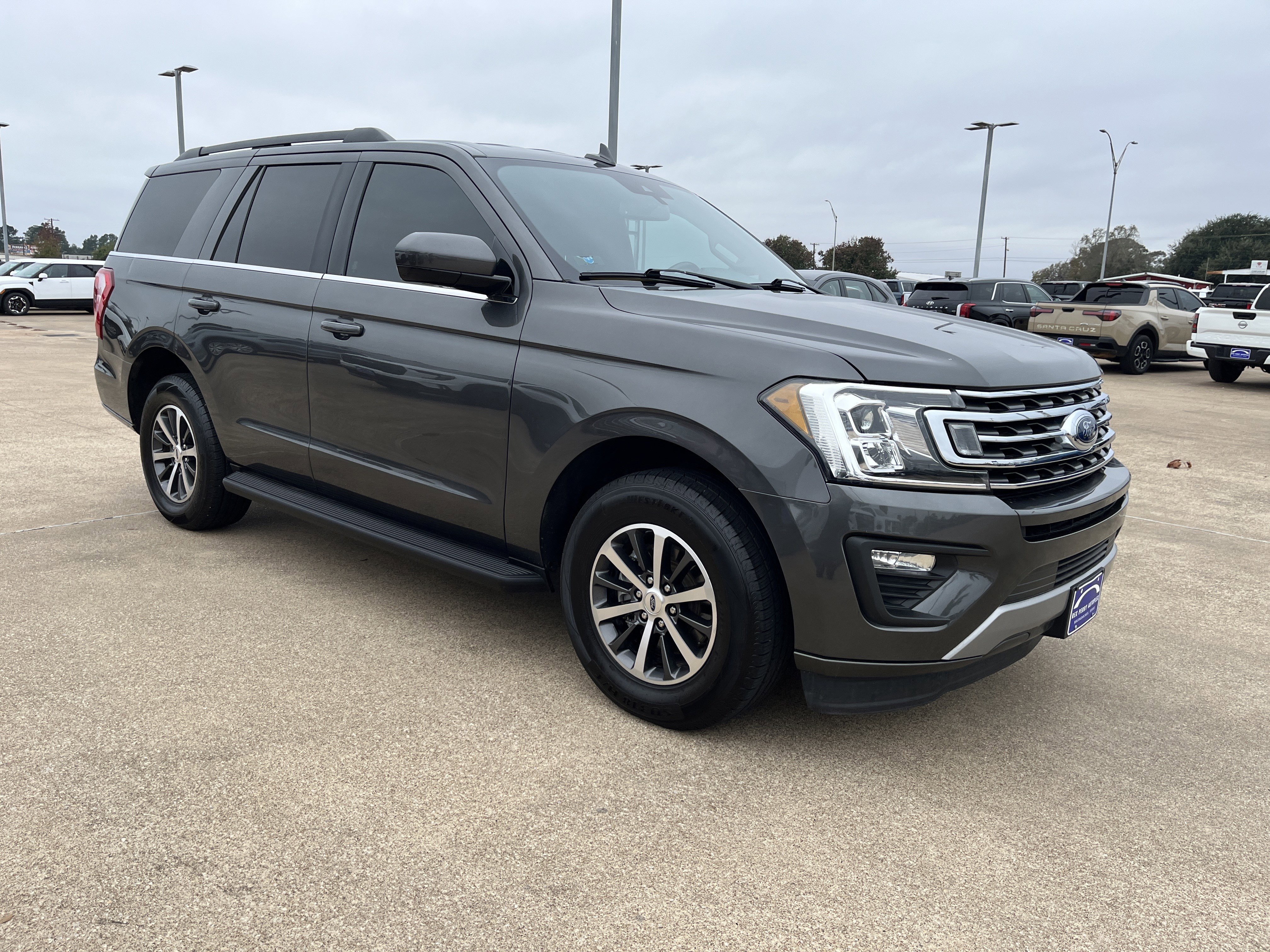 Used 2021 Ford Expedition XLT image 2